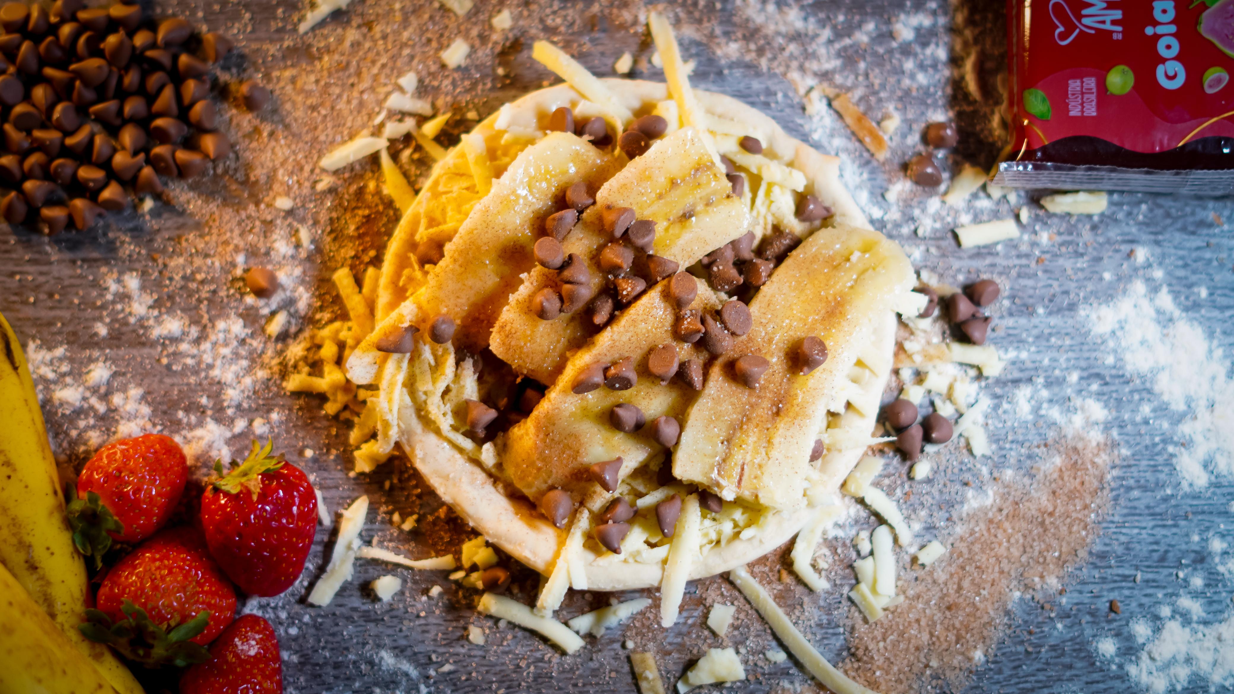 Pizza de Banana com Chocolate Pizza de Banana com Chocolate